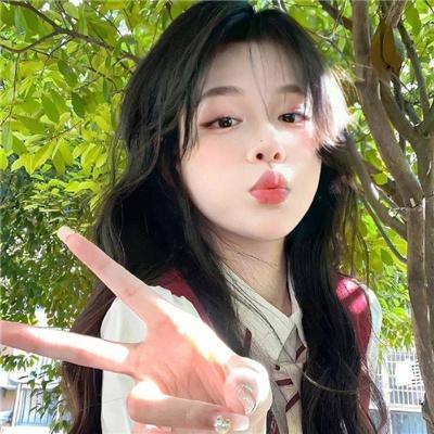 虽然是公会的前台小姐，因为讨厌加班，所以打算自己讨伐boss